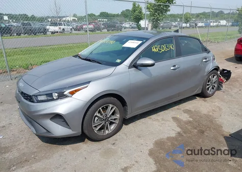 2024 Kia Forte Lxs z USA, uszkodzony, nr VIN 3KPF24AD2RE817973